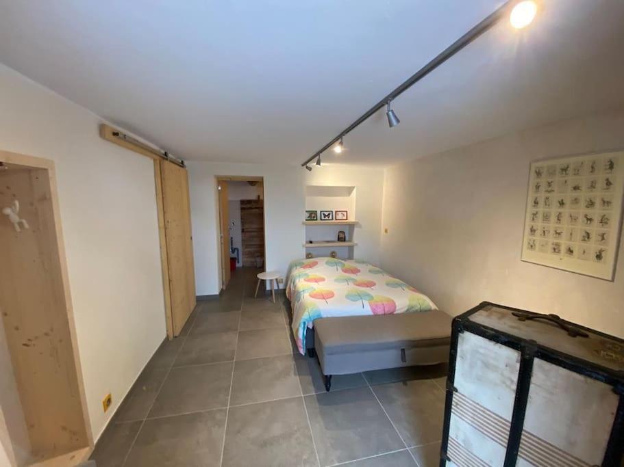 Dans Hameau, Pres Des Pistes Logement De Plein Pied Au Calme Тананж Екстериор снимка